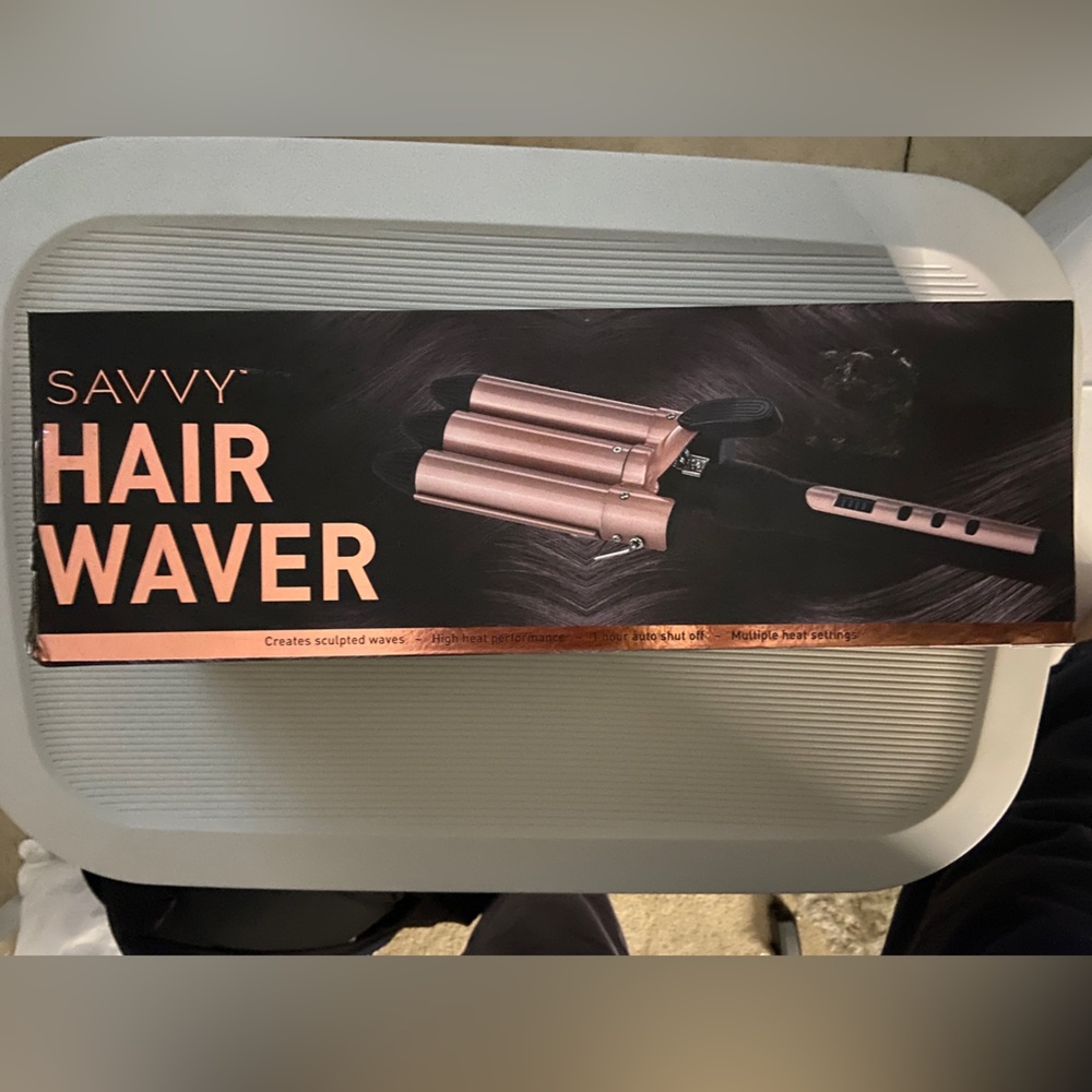 Cute and easy hair styler